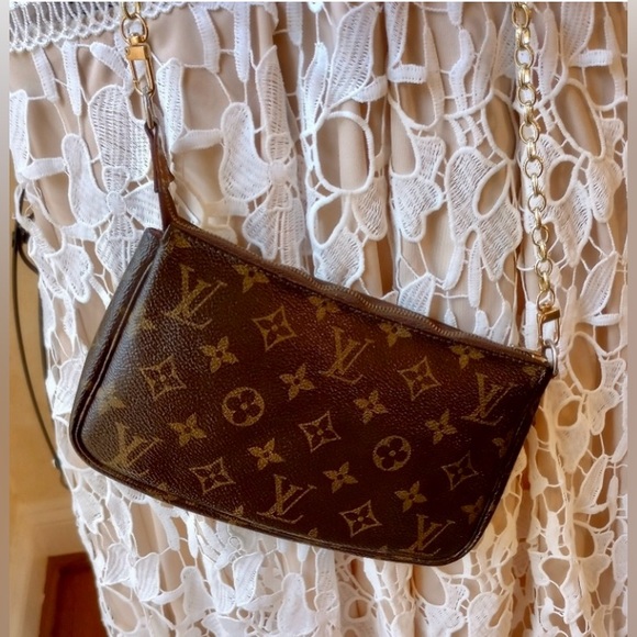 Louis Vuitton Handbags - Louis Vuitton vintage mini pouchette